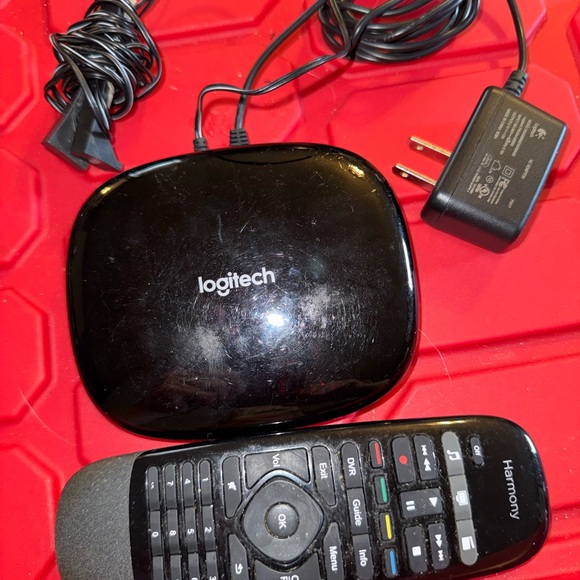 Logitech Harmony Companion Smart Remote N-R0008 & Hub O-R0004 With power Cord - Picture 2 of 5